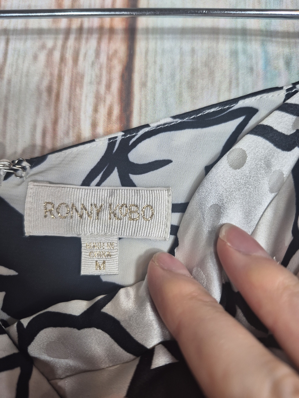 Ronny Kobo Collection Black & White Floral Off-Shoulder Mini Dress Size M - Picture 5 of 7